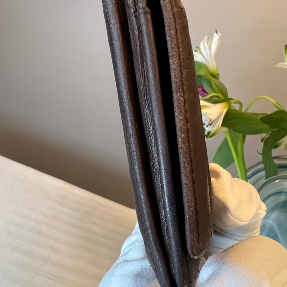 CHANEL Quilted Bifold Brown Lambskin Leather Compact Wallet - Picture 4 of 9